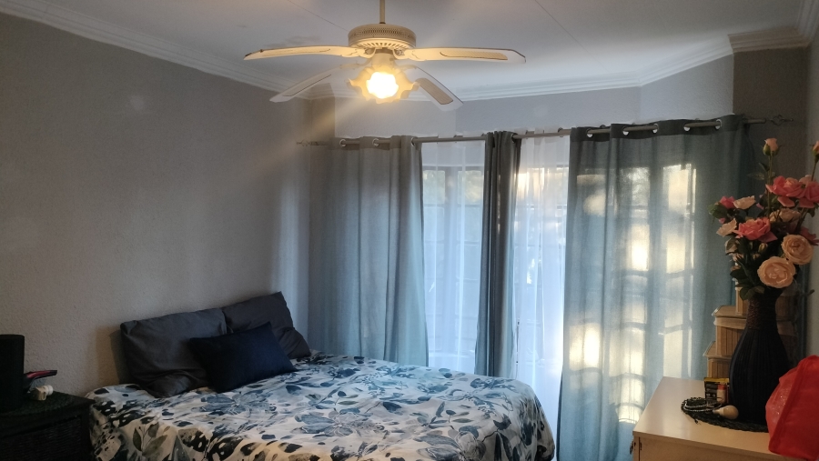 3 Bedroom Property for Sale in Safari Gardens North West